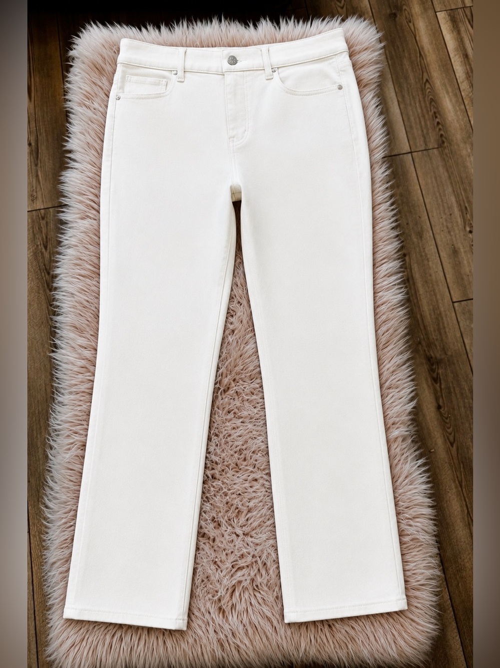 White House Black Market White Straight-Leg Jeans Size 6 NWT